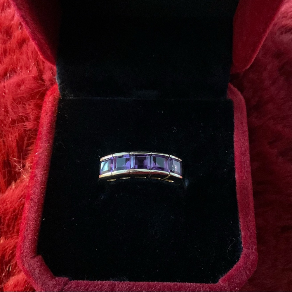 Vintage 14k Solid Gold Amethyst Band Stacking Ring. Size 6.